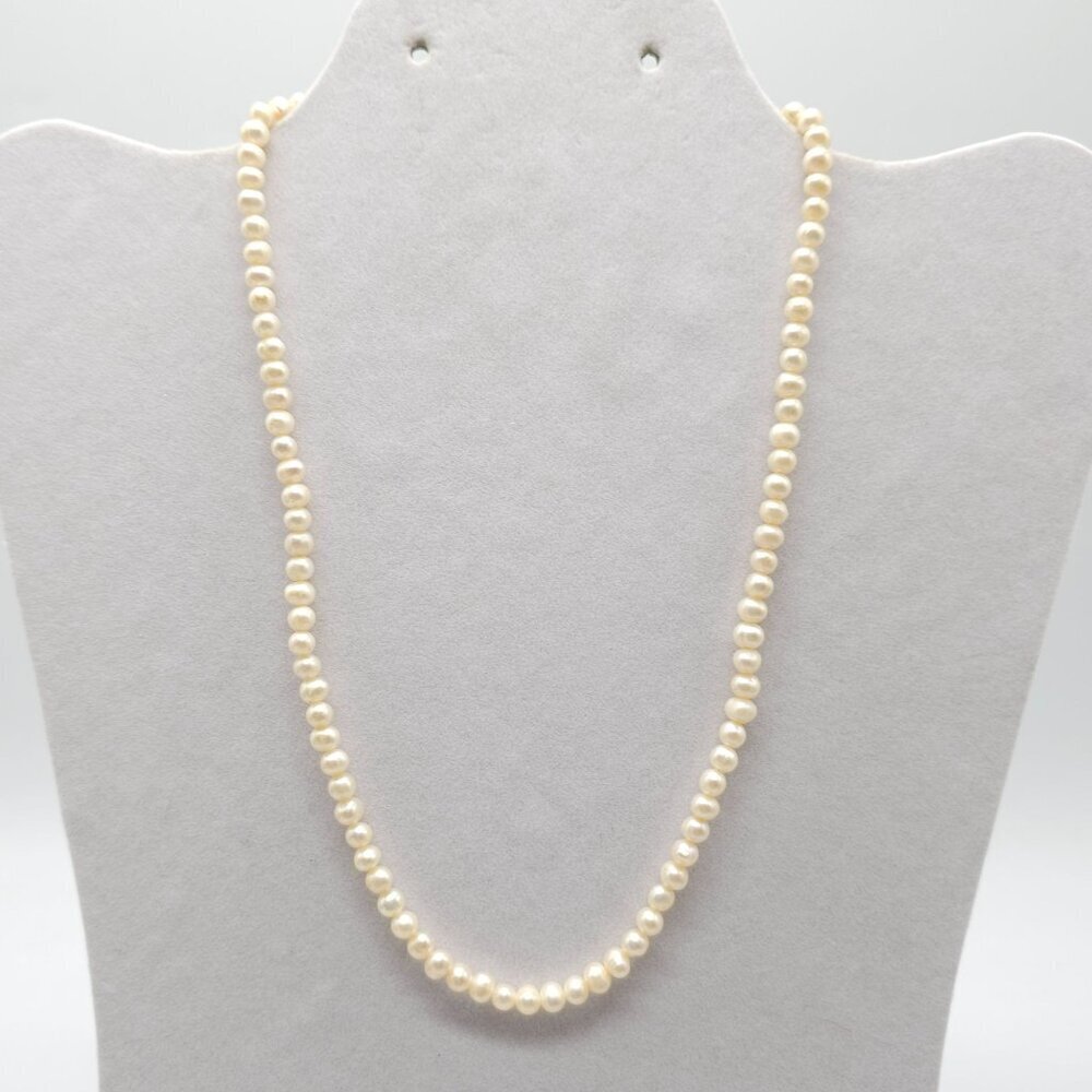 Freshwater Pearl Necklace With Sterling Silver Clasp 18 Inches Long